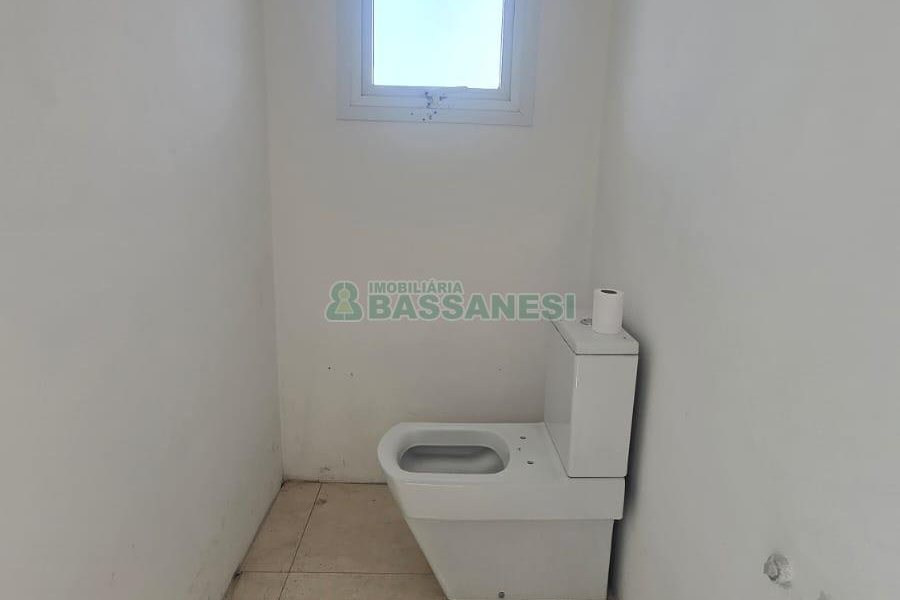 Casa com 338m², 3 dormitórios, 3 vagas, no bairro Lourdes em Caxias do Sul para Comprar