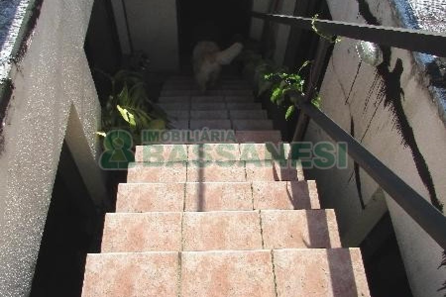 Casa com 375m², 3 dormitórios, 1 vaga, no bairro Marechal Floriano em Caxias do Sul para Comprar