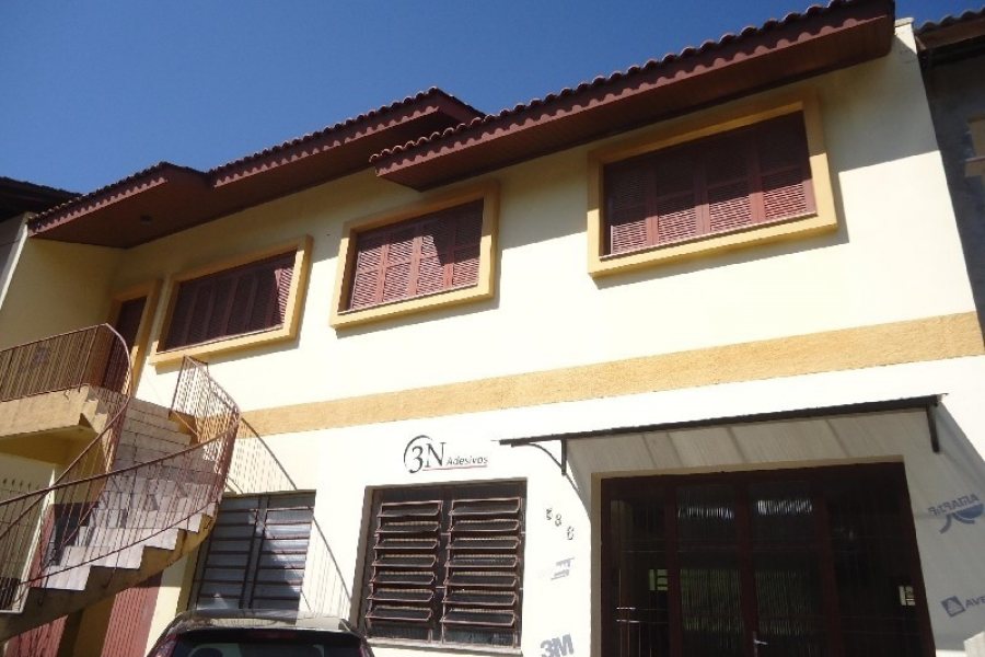 Casa com 216m², 3 dormitórios, 1 vaga, no bairro Cristo Redentor em Caxias do Sul para Alugar