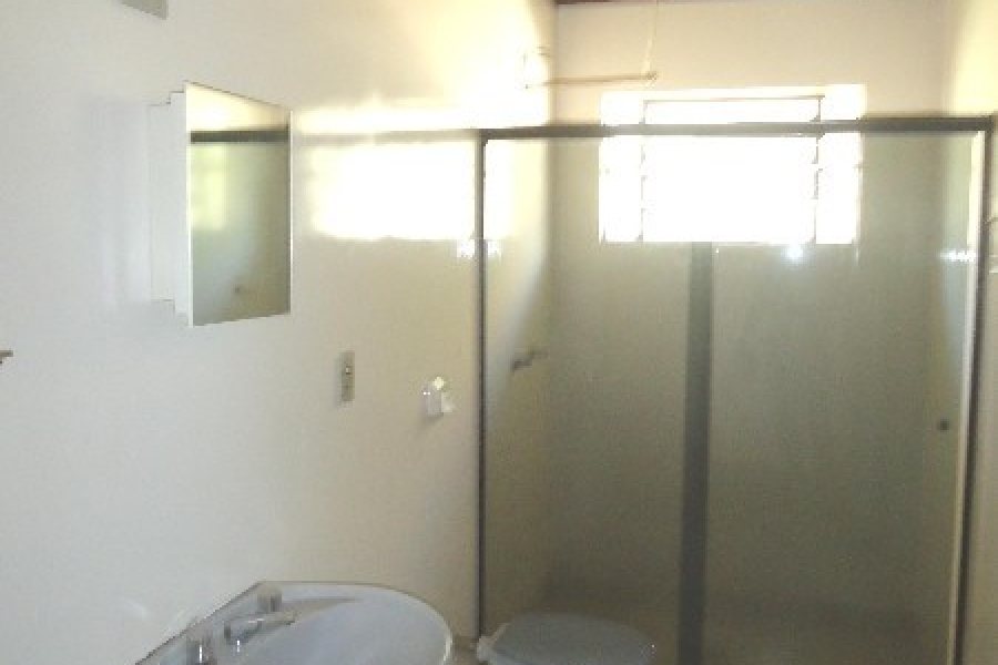 Casa com 216m², 3 dormitórios, 1 vaga, no bairro Cristo Redentor em Caxias do Sul para Alugar