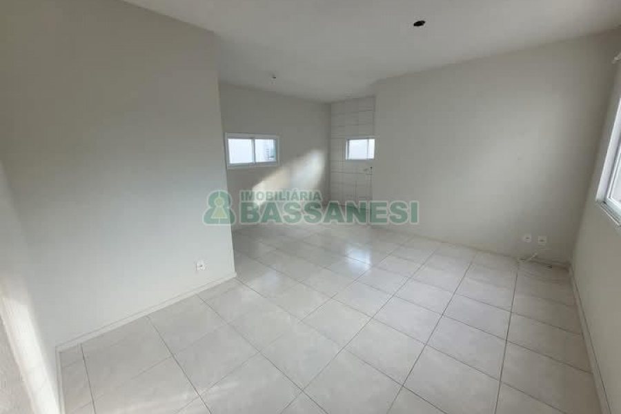 Apartamento com 57m², 2 dormitórios, 1 vaga, no bairro Kayser em Caxias do Sul para Comprar