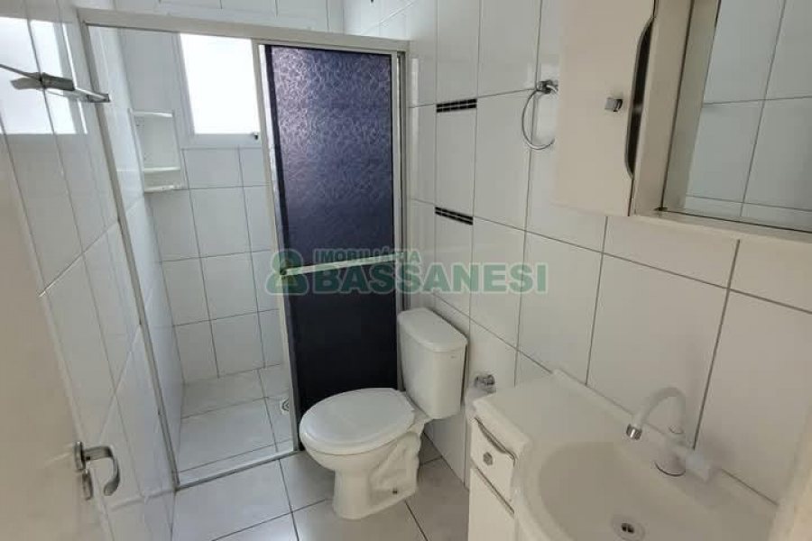 Apartamento com 57m², 2 dormitórios, 1 vaga, no bairro Kayser em Caxias do Sul para Comprar