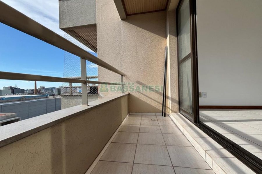 Apartamento com 56m², 1 dormitório, no bairro Centro em Caxias do Sul para Alugar