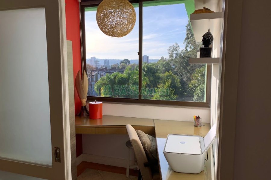 Apartamento com 95m², 2 dormitórios, 2 vagas, no bairro Santa Catarina em Caxias do Sul para Comprar