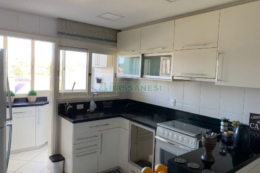 Apartamento com 95m², 2 dormitórios, 2 vagas, no bairro Santa Catarina em Caxias do Sul para Comprar