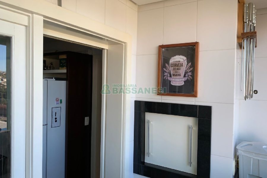 Apartamento com 95m², 2 dormitórios, 2 vagas, no bairro Santa Catarina em Caxias do Sul para Comprar