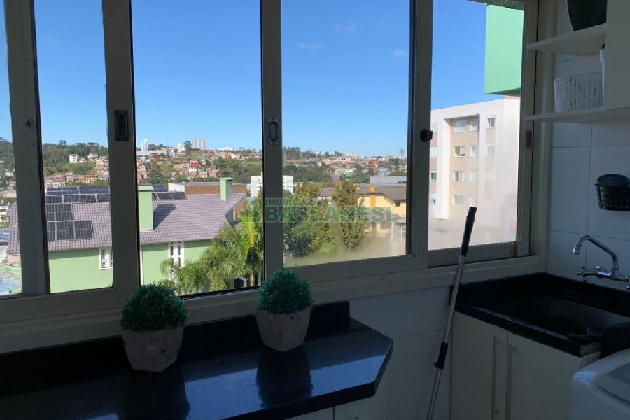 Apartamento com 95m², 2 dormitórios, 2 vagas, no bairro Santa Catarina em Caxias do Sul para Comprar