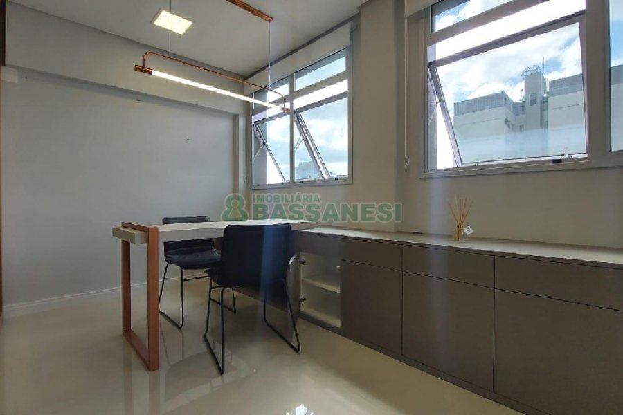 Sala com 48m², 1 vaga, no bairro Centro em Caxias do Sul para Alugar