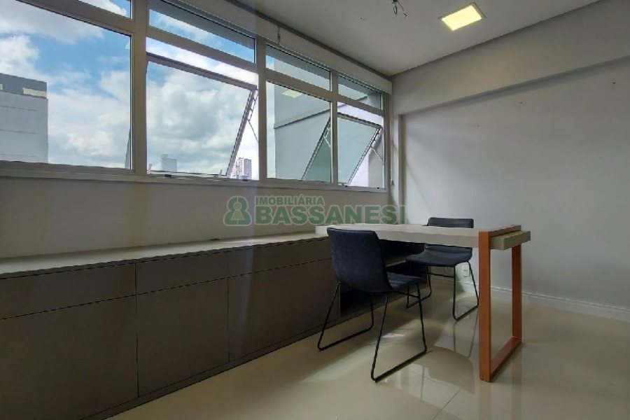 Sala com 48m², 1 vaga, no bairro Centro em Caxias do Sul para Alugar