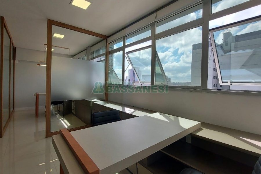 Sala com 48m², 1 vaga, no bairro Centro em Caxias do Sul para Alugar