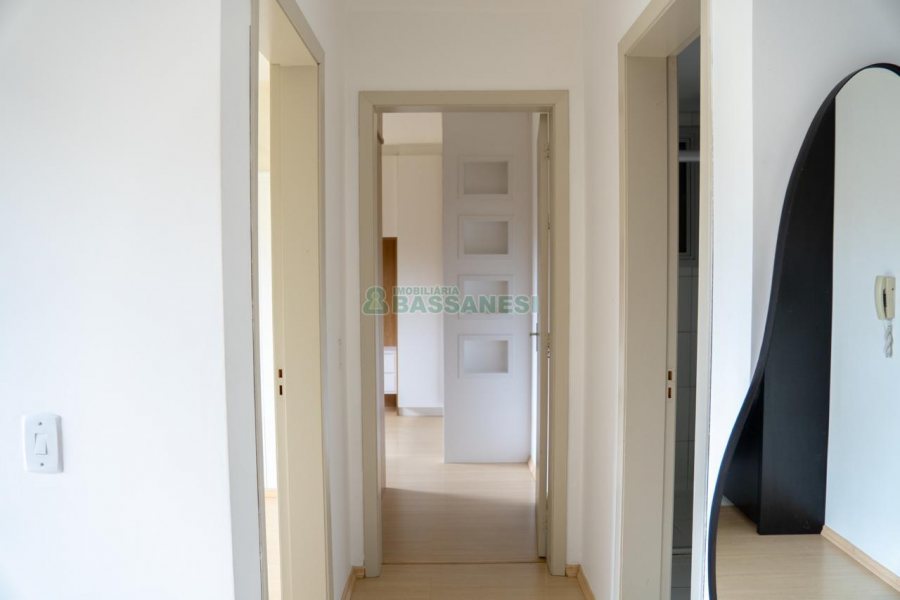 Apartamento com 52m², 2 dormitórios, 1 vaga, no bairro São Caetano em Caxias do Sul para Alugar