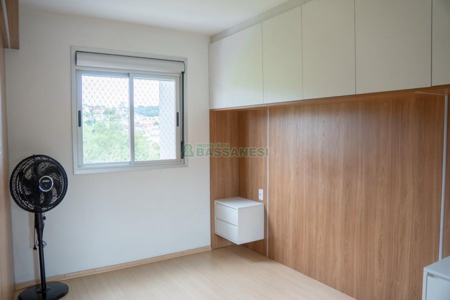 Apartamento com 52m², 2 dormitórios, 1 vaga, no bairro São Caetano em Caxias do Sul para Alugar