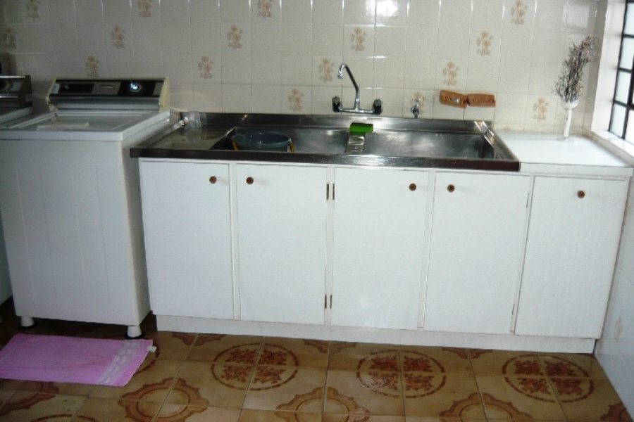 Casa com 250m², 3 dormitórios, 1 vaga, no bairro Panazzolo em Caxias do Sul para Comprar