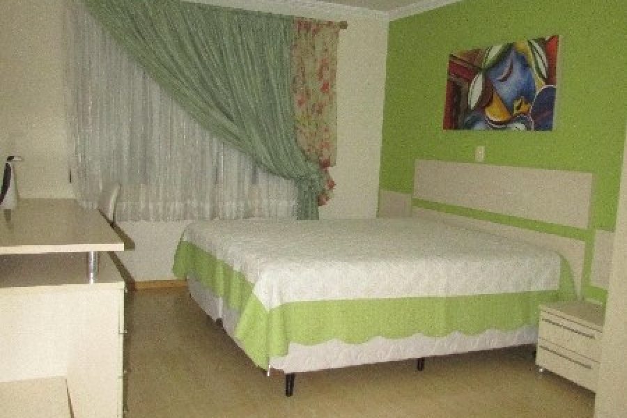 Apto Mobiliado com 122m², 3 dormitórios, 2 vagas, no bairro São Pelegrino em Caxias do Sul para Alugar