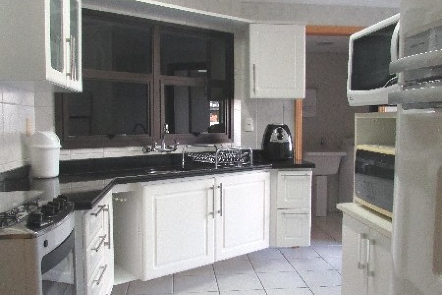 Apto Mobiliado com 122m², 3 dormitórios, 2 vagas, no bairro São Pelegrino em Caxias do Sul para Alugar