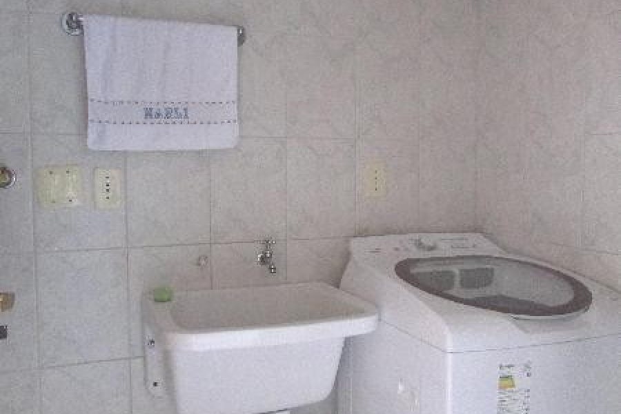 Apto Mobiliado com 122m², 3 dormitórios, 2 vagas, no bairro São Pelegrino em Caxias do Sul para Alugar