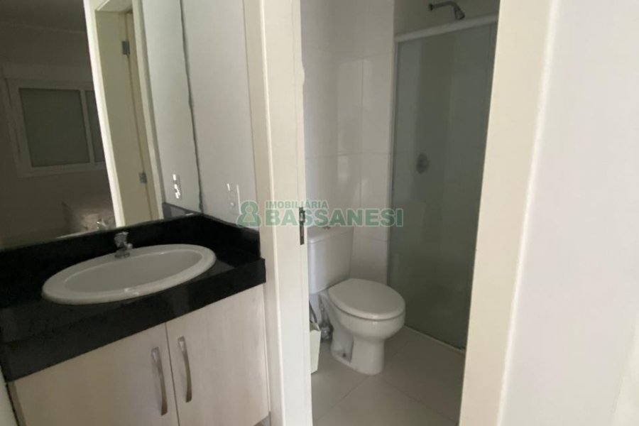 Apto Mobiliado com 41m², 1 dormitório, 1 vaga, no bairro Centro em Caxias do Sul para Alugar