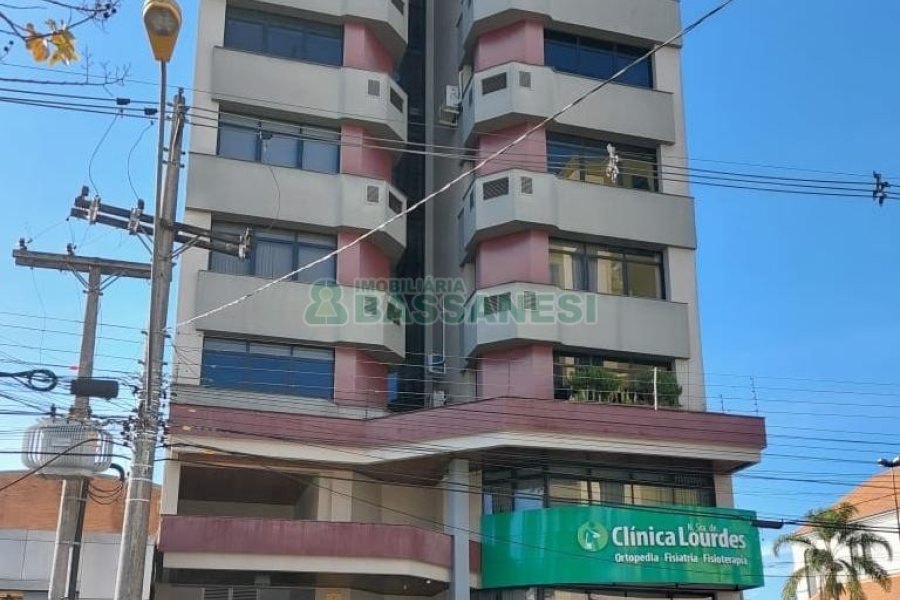Sala com 53m², no bairro Lourdes em Caxias do Sul para Comprar