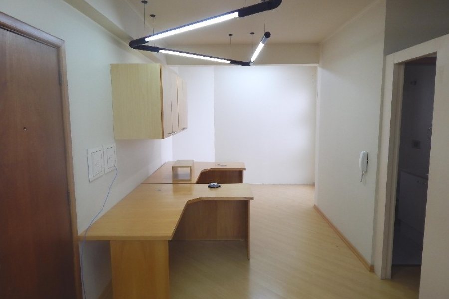 Sala com 53m², no bairro Lourdes em Caxias do Sul para Comprar