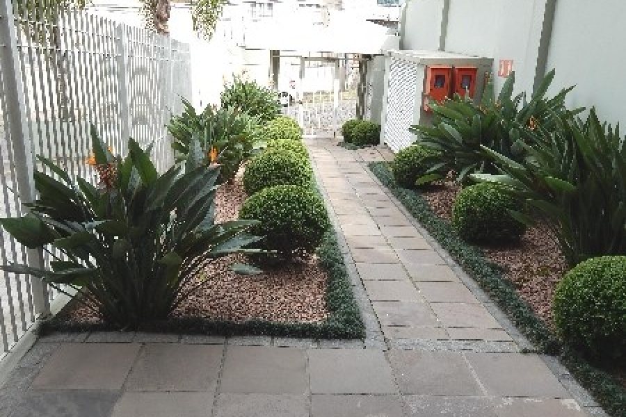 Apto Mobiliado com 36m², 1 dormitório, no bairro Lourdes em Caxias do Sul para Alugar