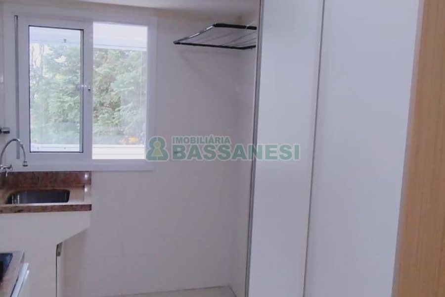 Apartamento com 73m², 2 dormitórios, 1 vaga, no bairro Lourdes em Caxias do Sul para Comprar