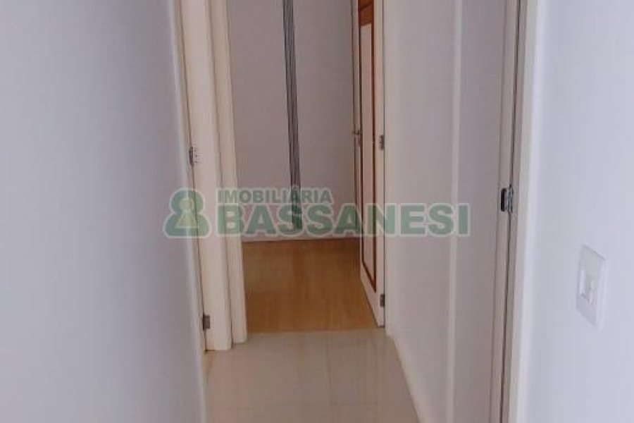 Apartamento com 73m², 2 dormitórios, 1 vaga, no bairro Lourdes em Caxias do Sul para Comprar