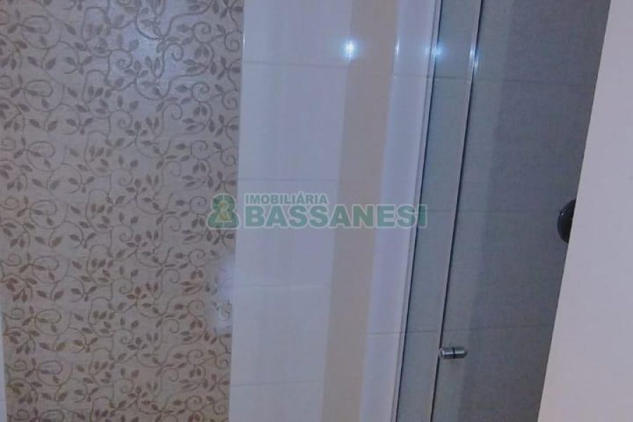 Apartamento com 73m², 2 dormitórios, 1 vaga, no bairro Lourdes em Caxias do Sul para Comprar