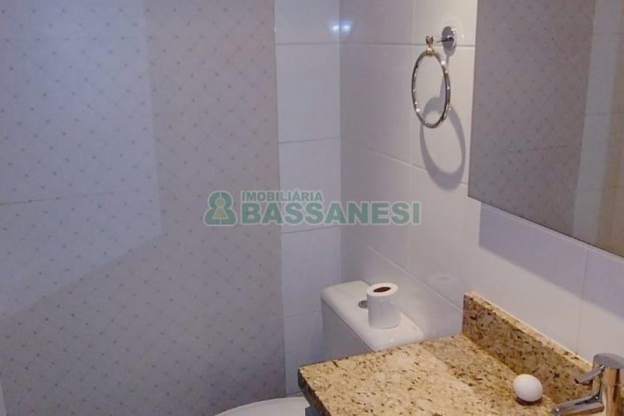 Apartamento com 73m², 2 dormitórios, 1 vaga, no bairro Lourdes em Caxias do Sul para Comprar