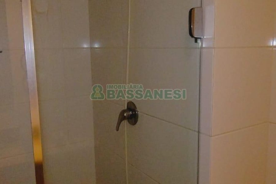 Apartamento com 73m², 2 dormitórios, 1 vaga, no bairro Lourdes em Caxias do Sul para Comprar