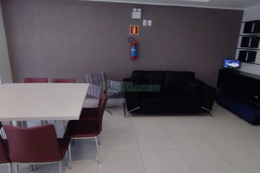 Apartamento com 73m², 2 dormitórios, 1 vaga, no bairro Lourdes em Caxias do Sul para Comprar