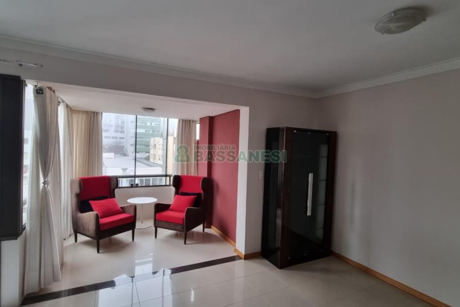 Apartamento com 108m², 3 dormitórios, 2 vagas, no bairro São Pelegrino em Caxias do Sul para Comprar