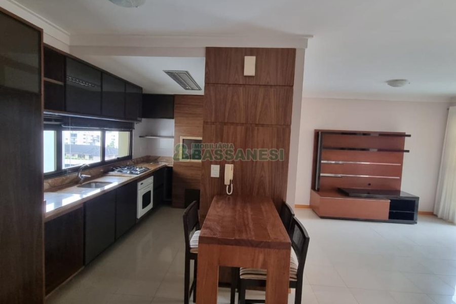 Apartamento com 108m², 3 dormitórios, 2 vagas, no bairro São Pelegrino em Caxias do Sul para Comprar