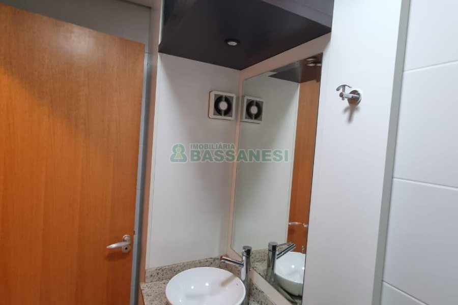 Apartamento com 108m², 3 dormitórios, 2 vagas, no bairro São Pelegrino em Caxias do Sul para Comprar