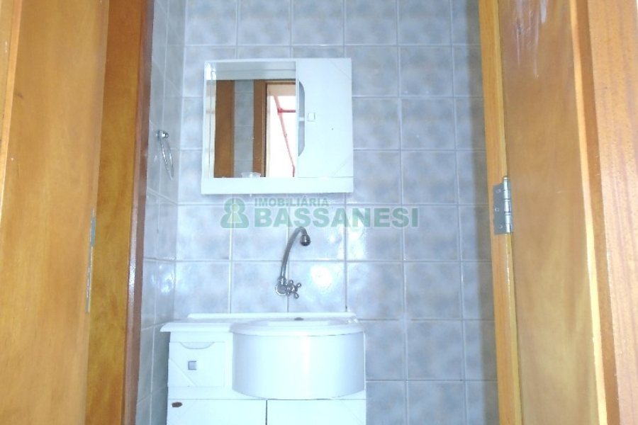 Sala com 41m², no bairro São Pelegrino em Caxias do Sul para Alugar ou Comprar