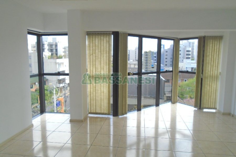 Sala com 41m², no bairro São Pelegrino em Caxias do Sul para Alugar ou Comprar