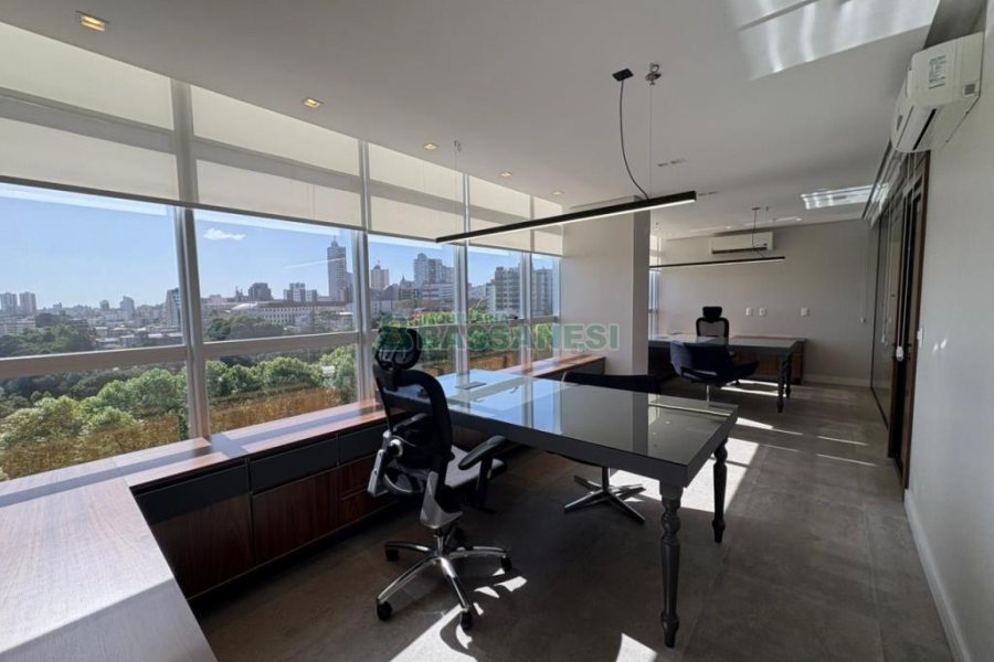 Sala com 101m², 2 vagas, no bairro Centro em Caxias do Sul para Alugar