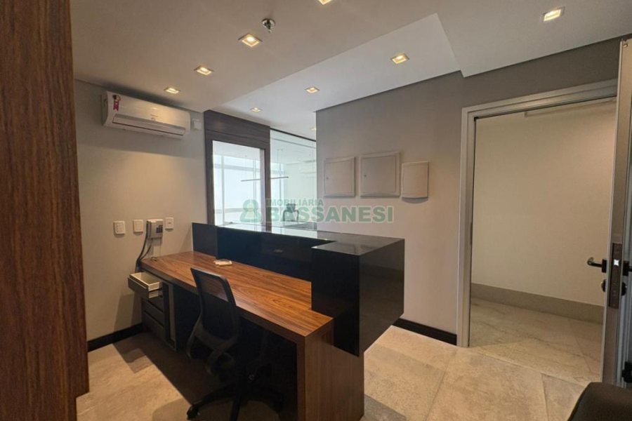 Sala com 101m², 2 vagas, no bairro Centro em Caxias do Sul para Alugar