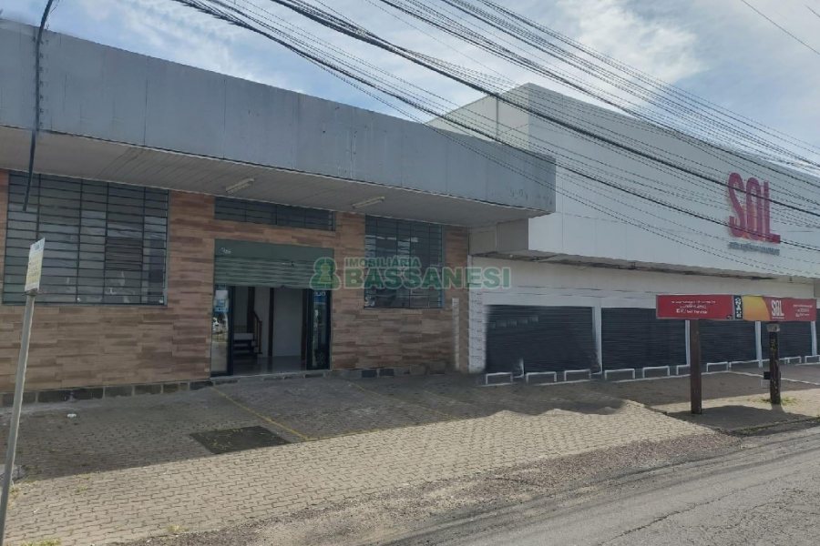 Loja com 280m², no bairro Sagrada Família em Caxias do Sul para Alugar