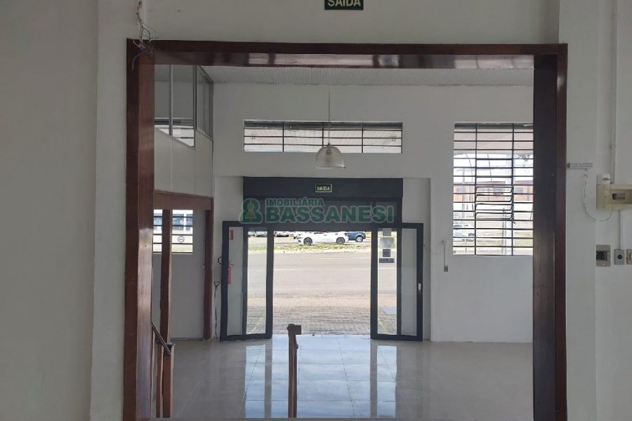 Loja com 280m², no bairro Sagrada Família em Caxias do Sul para Alugar