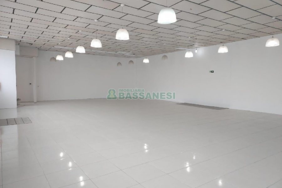 Loja com 280m², no bairro Sagrada Família em Caxias do Sul para Alugar