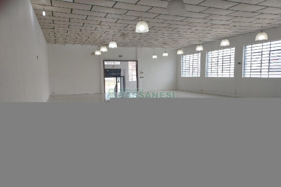 Loja com 280m², no bairro Sagrada Família em Caxias do Sul para Alugar