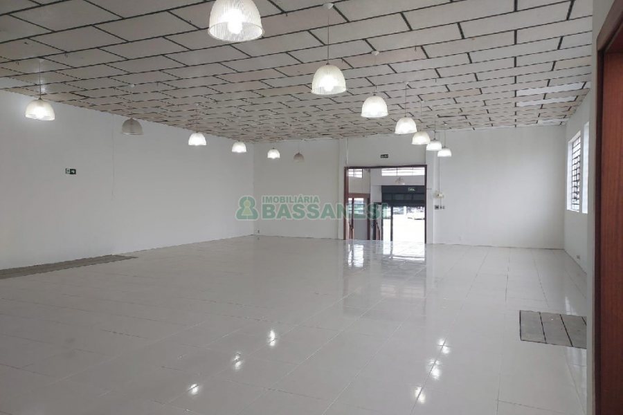 Loja com 280m², no bairro Sagrada Família em Caxias do Sul para Alugar