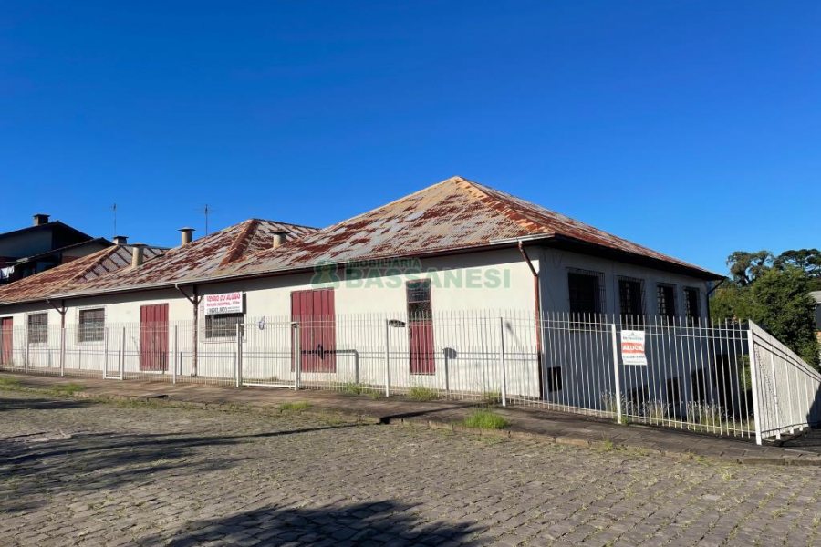 Pavilhão com 1275m², no bairro Forqueta em Caxias do Sul para Alugar ou Comprar