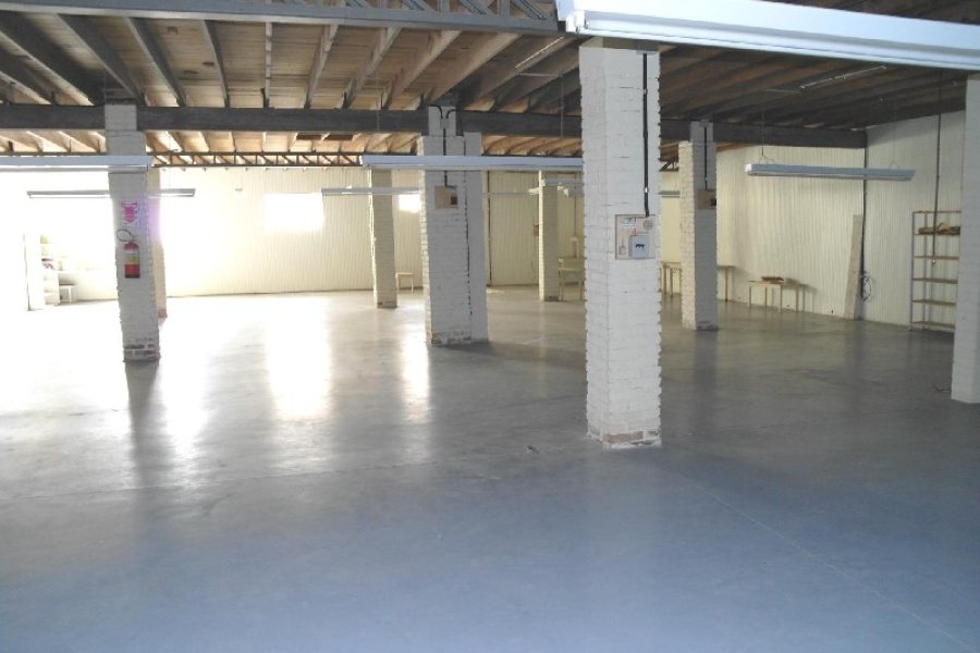 Pavilhão com 1275m², no bairro Forqueta em Caxias do Sul para Alugar ou Comprar