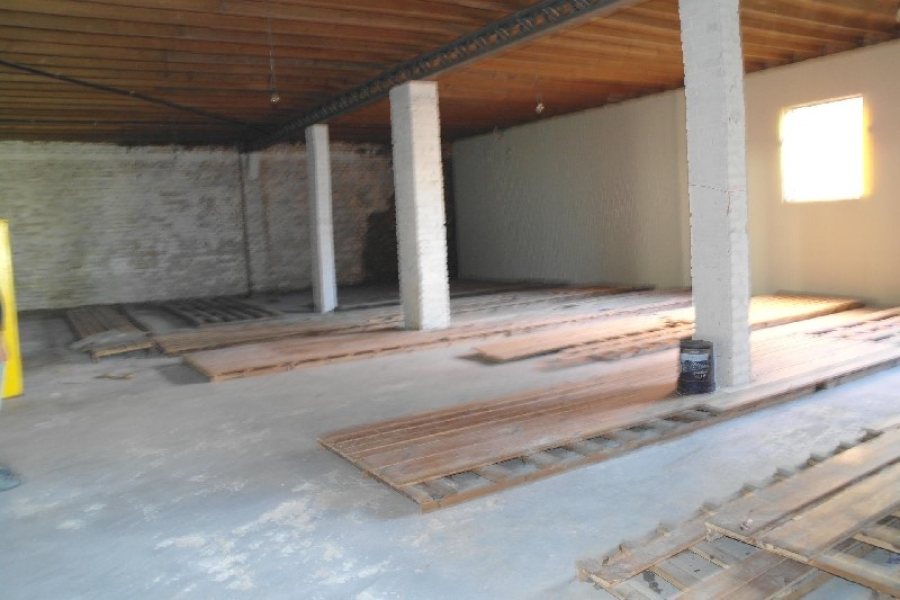 Pavilhão com 1275m², no bairro Forqueta em Caxias do Sul para Alugar ou Comprar