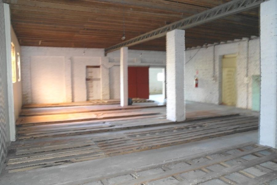 Pavilhão com 1275m², no bairro Forqueta em Caxias do Sul para Alugar ou Comprar