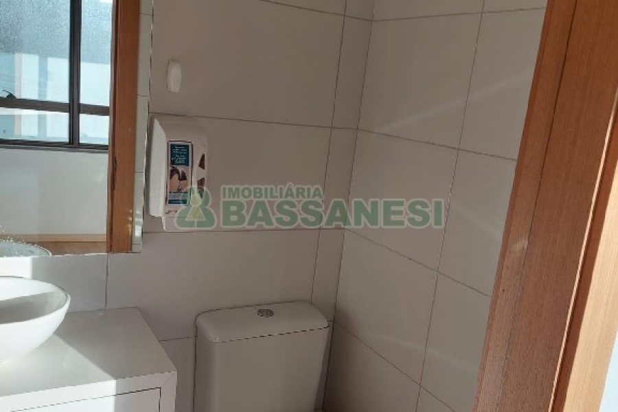 Sala com 53m², 1 vaga, no bairro São Pelegrino em Caxias do Sul para Comprar