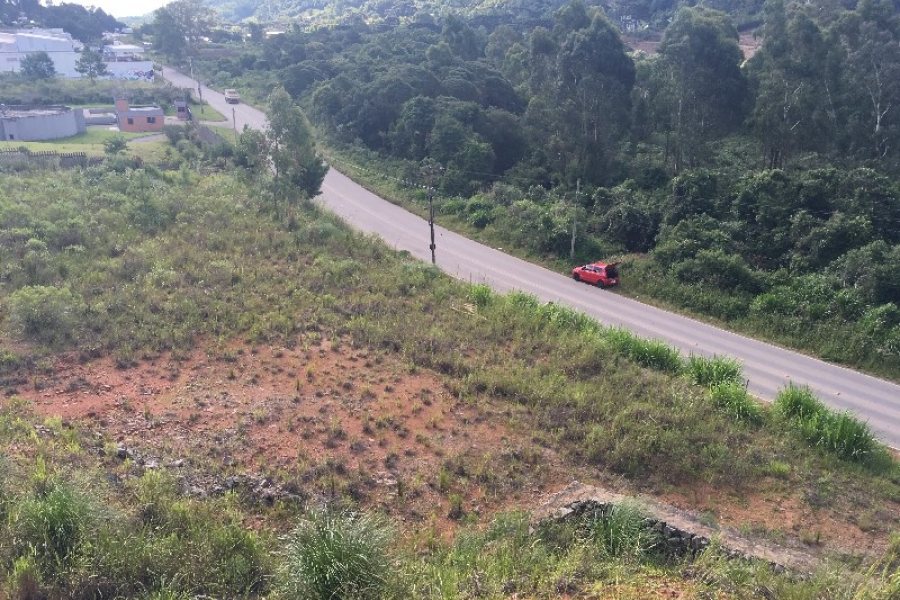 Terreno com 6500m², no bairro Santa Fé em Caxias do Sul para Comprar