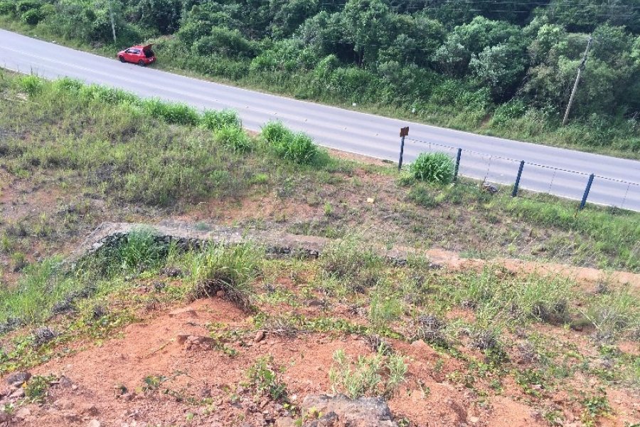 Terreno com 6500m², no bairro Santa Fé em Caxias do Sul para Comprar