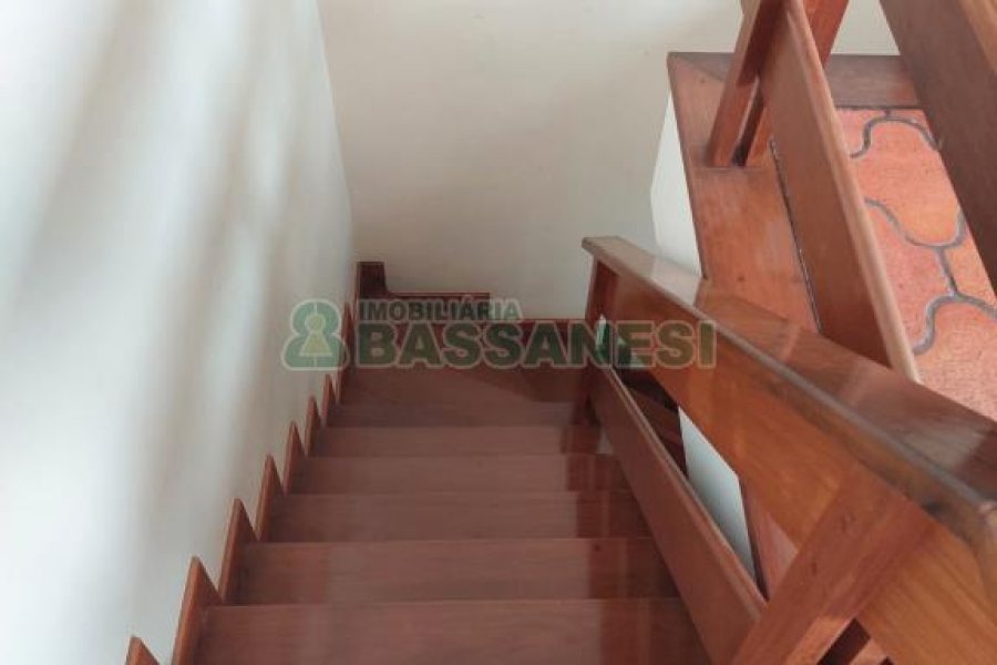 Apto Mobiliado com 114m², 2 dormitórios, 2 vagas, no bairro Centro em Caxias do Sul para Comprar